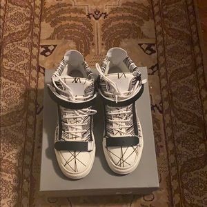 Black and White Scribble Giuseppe Zanotti